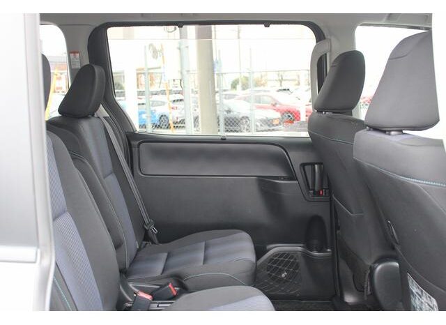 
								TOYOTA VOXY 2016 full									