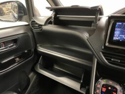 
										TOYOTA VOXY 2019 full									