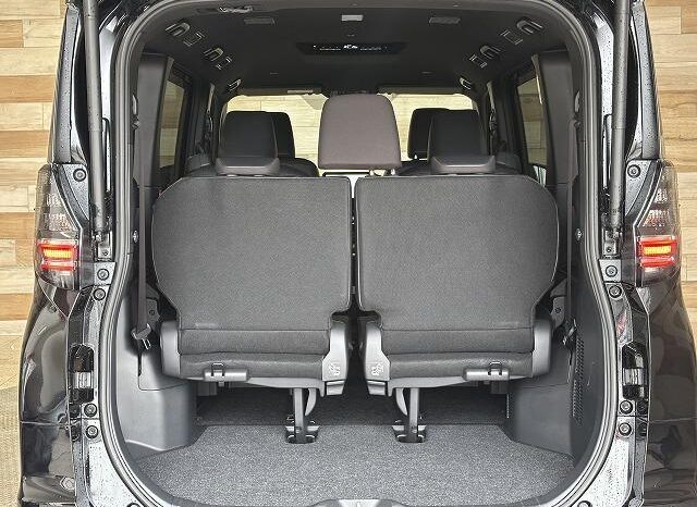 
								TOYOTA VOXY 2022 full									