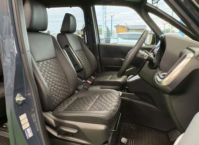 
								TOYOTA VOXY 2022 full									