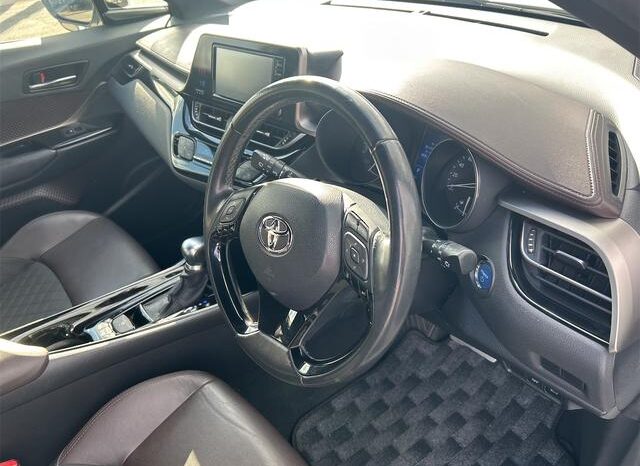 
								TOYOTA C-HR 2017 full									