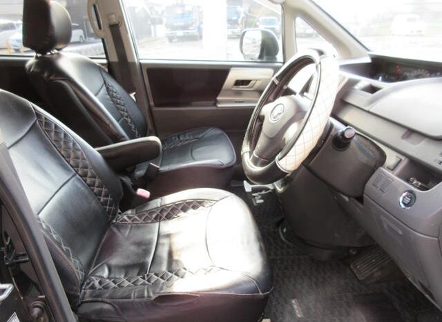 
								TOYOTA VOXY 2008 full									