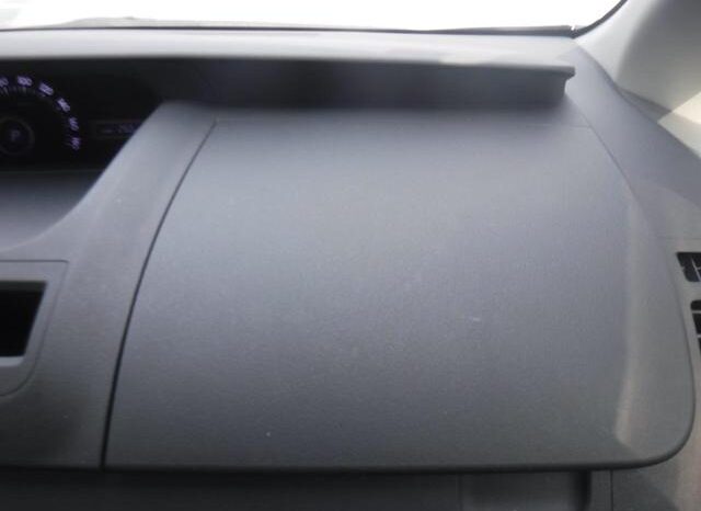 
								TOYOTA VOVY 2008 full									