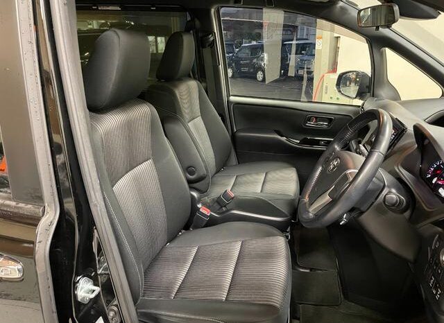 
								TOYOTA VOXY 2019 full									