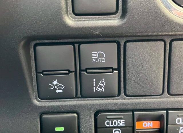 
								TOYOTA VOXY 2019 full									