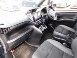 
										TOYOTA VOXY 2021 full									