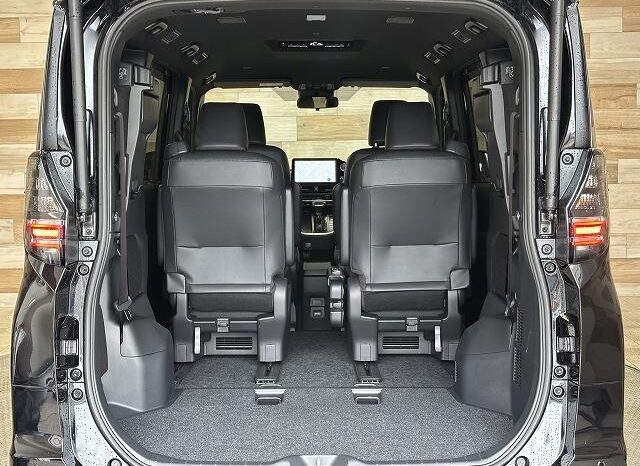 
								TOYOTA VOXY 2022 full									