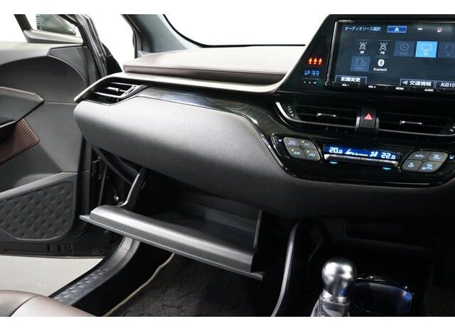 
								TOYOTA C-HR 2018 full									