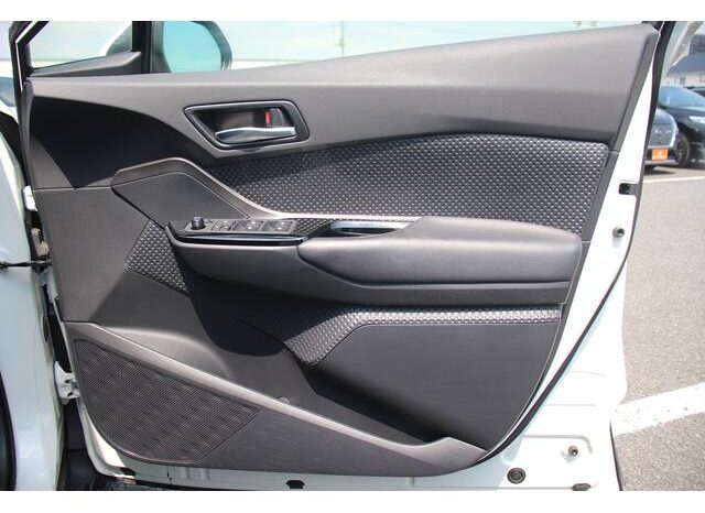 
								TOYOTA C-HR 2019 full									