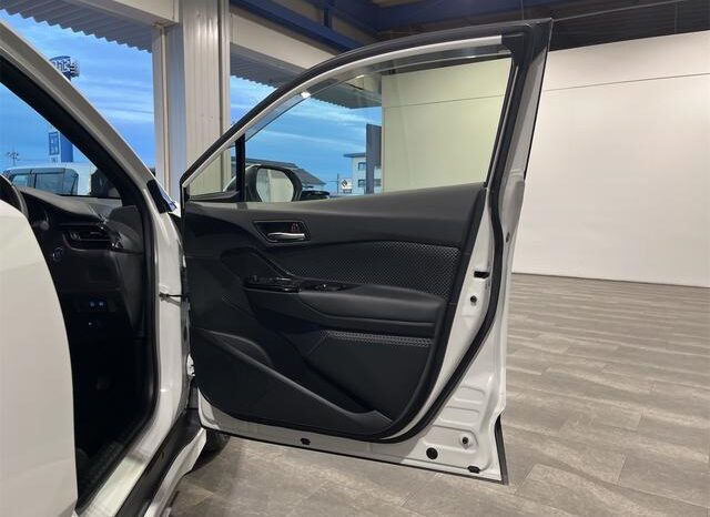 
								TOYOTA C-HR 2021 full									