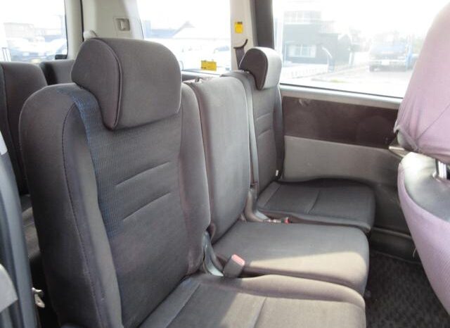 
								TOYOTA VOXY 2008 full									