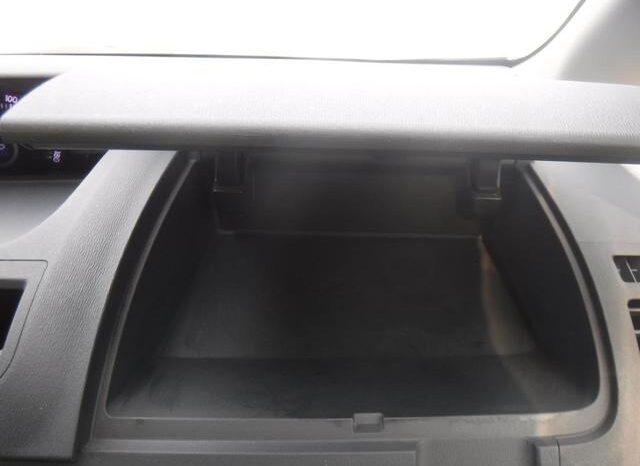 
								TOYOTA VOVY 2008 full									