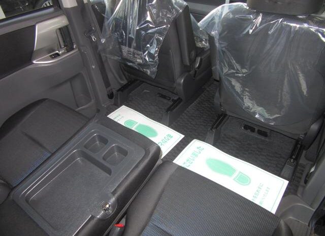 
								TOYOTA VOVY 2008 full									