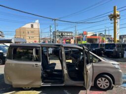 
										TOYOTA VOXY 2019 full									