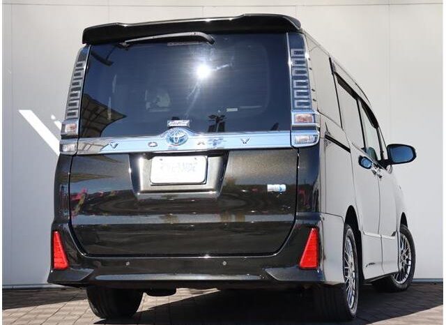 
								TOYOTA VOXY 2021 full									