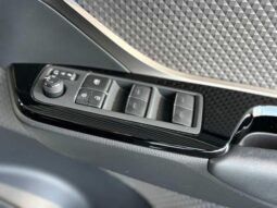 
										TOYOTA C-HR 2021 full									