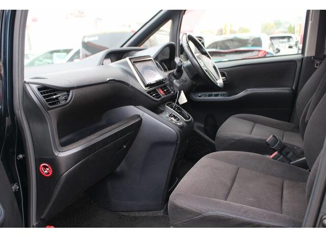 
								TOYOTA VOXY 2016 full									