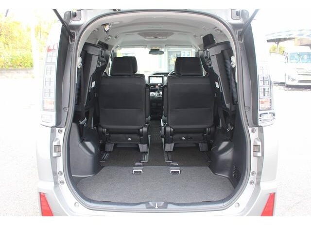 
								TOYOTA VOXY 2016 full									