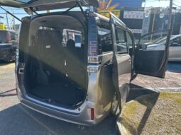 
										TOYOTA VOXY 2019 full									