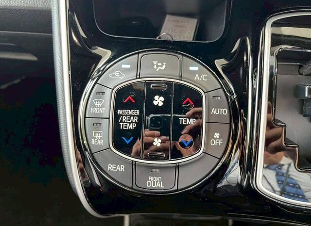 
								TOYOTA VOXY 2019 full									