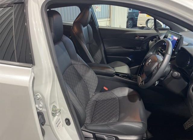 
								TOYOTA C-HR 2021 full									