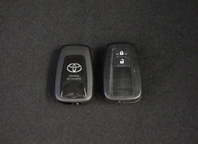 
								TOYOTA C-HR 2022 full									