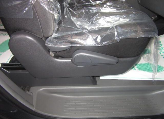 
								TOYOTA VOVY 2008 full									