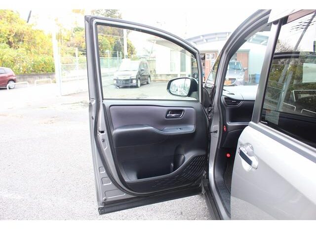 
								TOYOTA VOXY 2016 full									