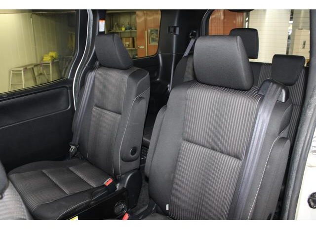 
								TOYOTA VOXY 2019 full									