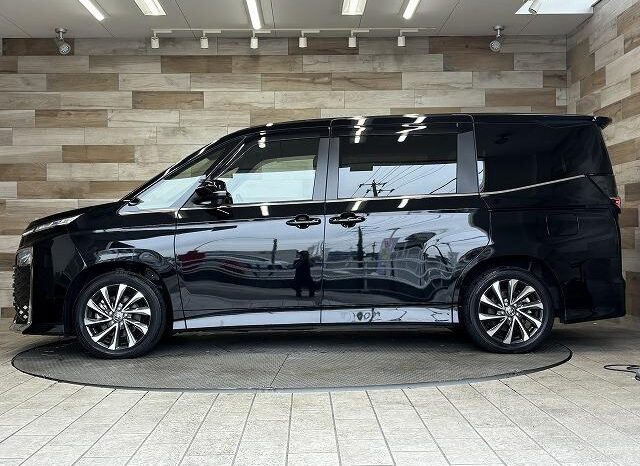 
								TOYOTA VOXY 2022 full									