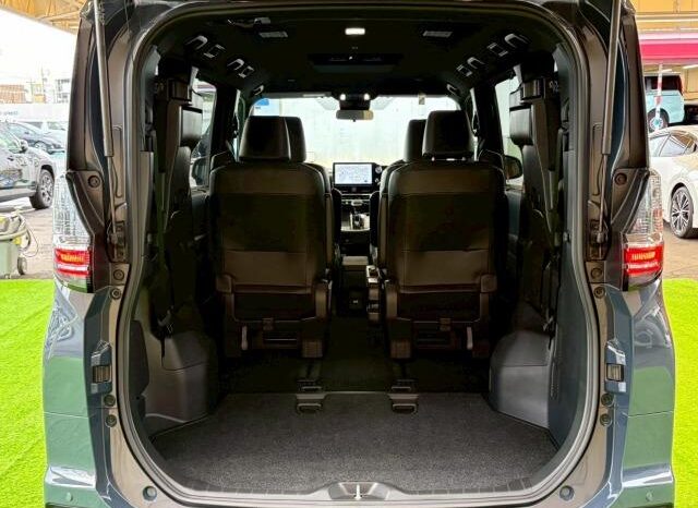 
								TOYOTA VOXY 2022 full									