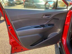 
										TOYOTA C-HR 2021 full									