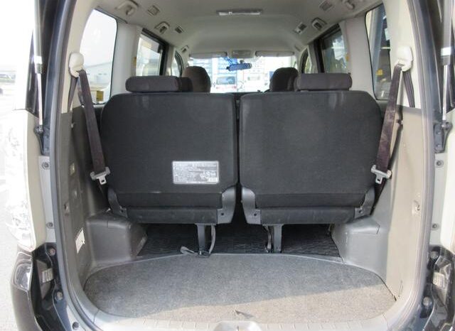 
								TOYOTA VOXY 2008 full									