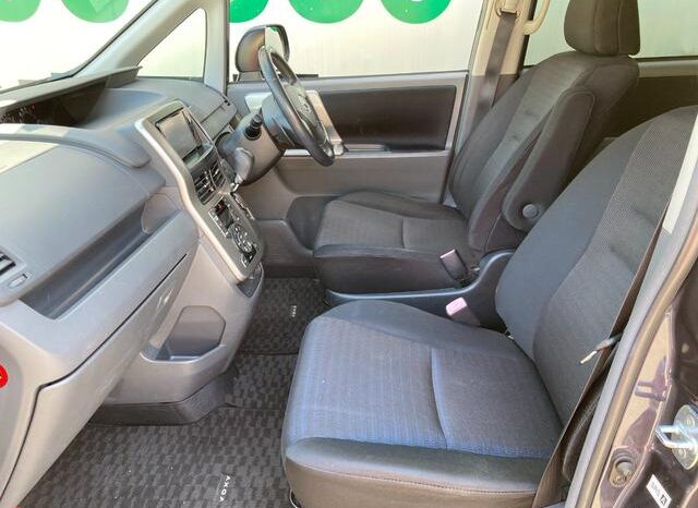 
								TOYOTA VOVY 2009 full									