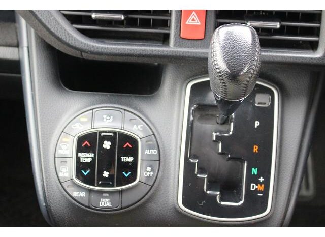 
								TOYOTA VOXY 2016 full									