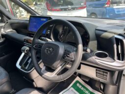 
										TOYOTA VOXY 2022 full									