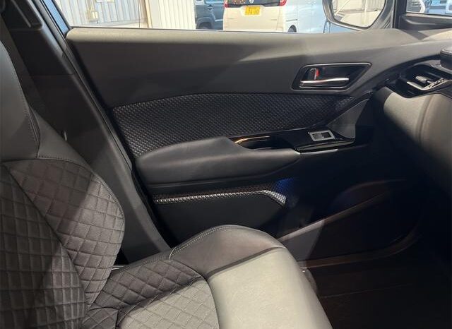 
								TOYOTA C-HR 2021 full									