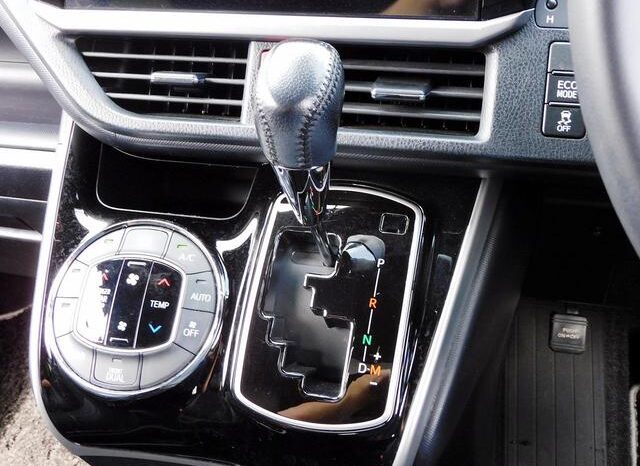 
								TOYOTA VOXY 2021 full									