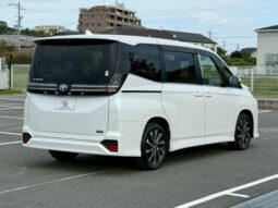 
										TOYOTA VOXY 2022 full									