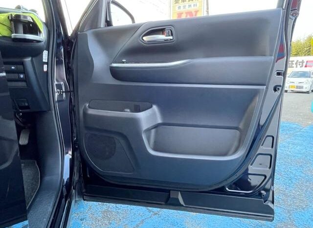 
								TOYOTA VOXY 2022 full									