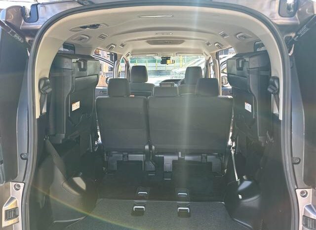 
								TOYOTA VOXY 2019 full									