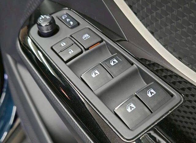 
								TOYOTA C-HR 2019 full									