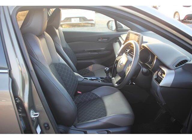 
								TOYOTA C-HR 2020 full									