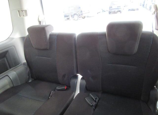 
								TOYOTA VOXY 2008 full									