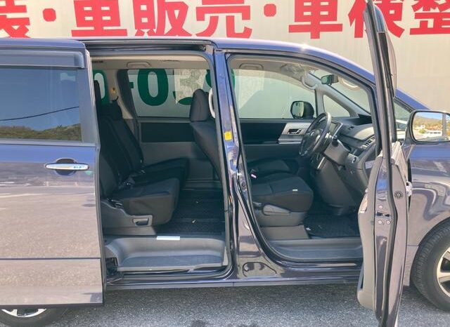 
								TOYOTA VOVY 2009 full									