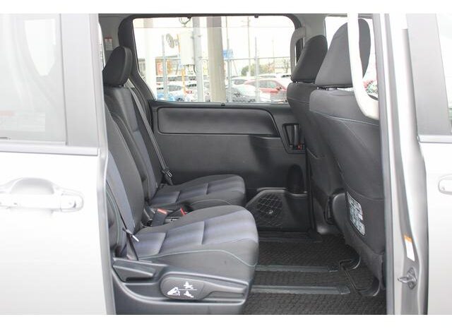 
								TOYOTA VOXY 2016 full									