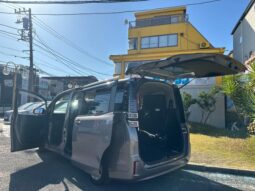 
										TOYOTA VOXY 2019 full									