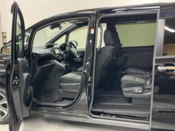 
										TOYOTA VOXY 2019 full									