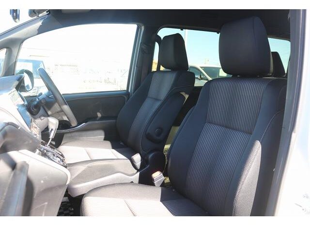 
								TOYOTA VOXY 2019 full									