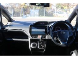 
										TOYOTA VOXY 2019 full									